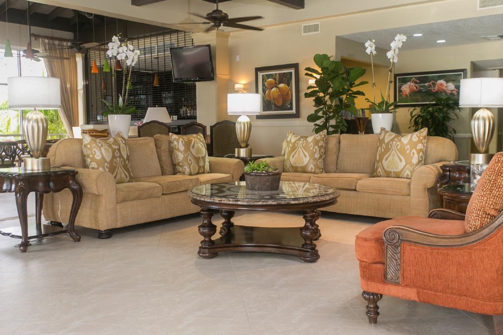Comfort Suites Paradise Island Creek Village Εξωτερικό φωτογραφία