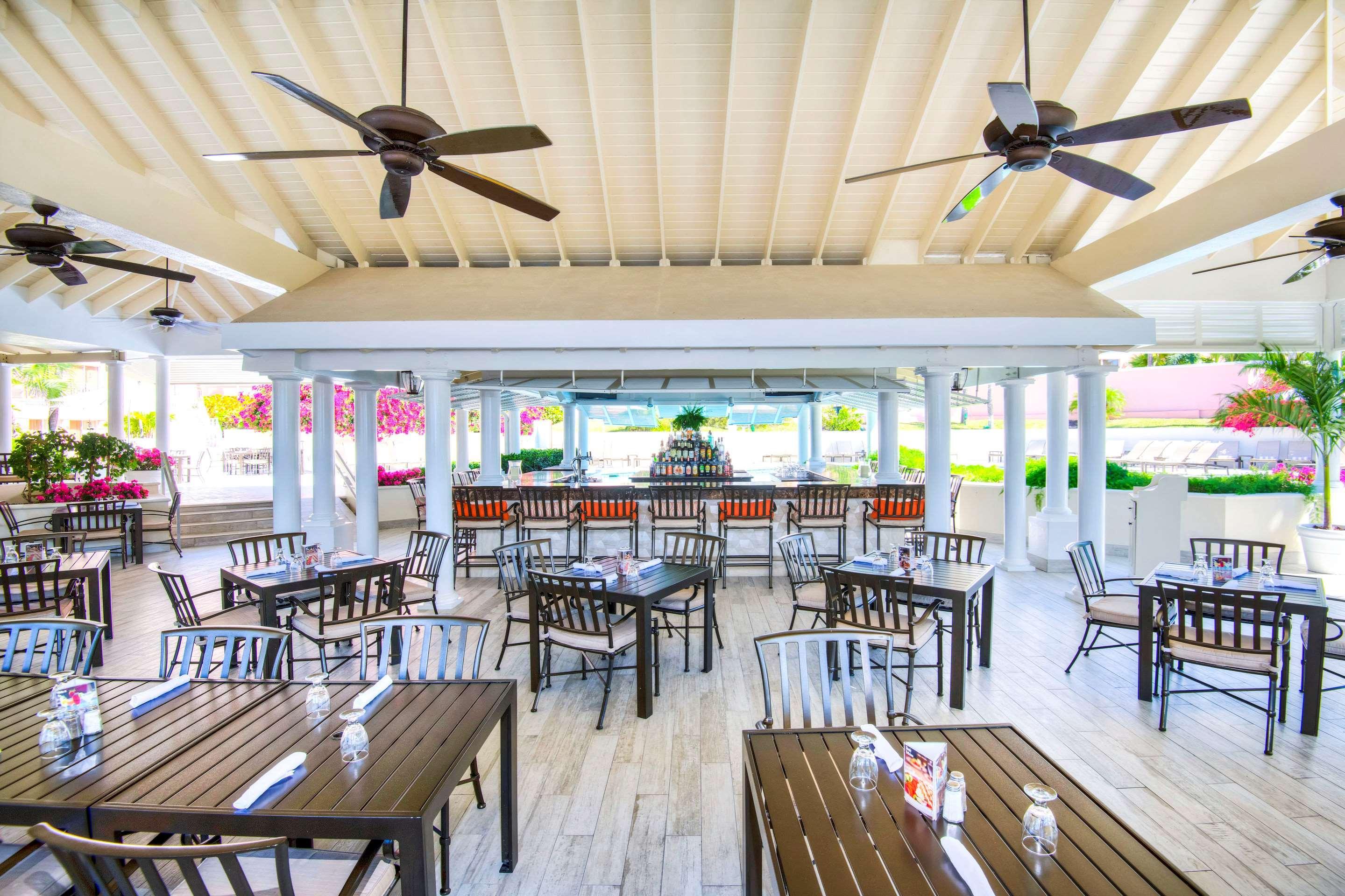 Comfort Suites Paradise Island Creek Village Εξωτερικό φωτογραφία